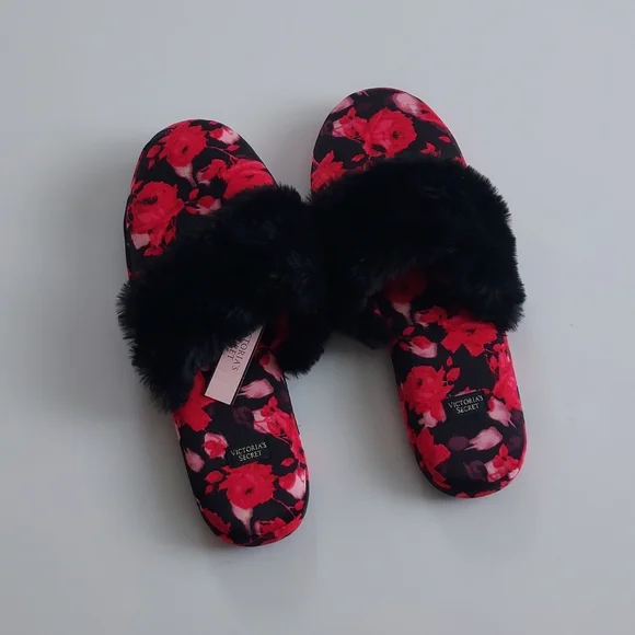 Victoria's Secret Slippers - Picture 7 of 9